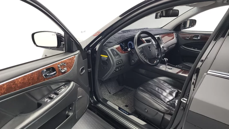 Hyundai Equus