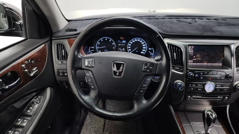 Hyundai Equus