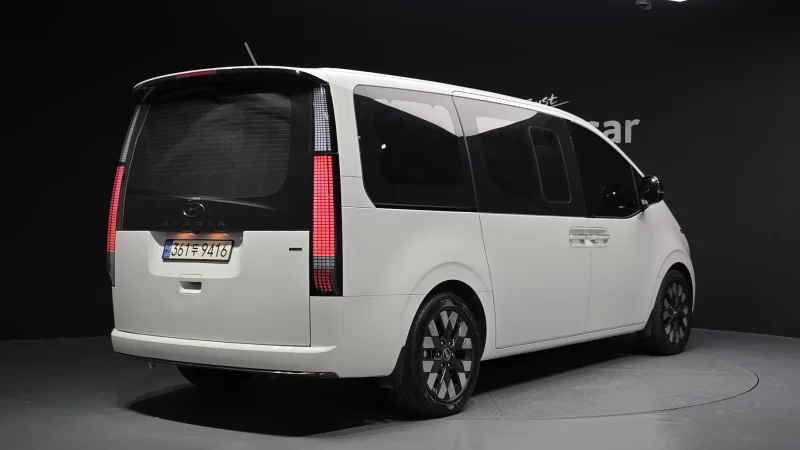 Hyundai Staria