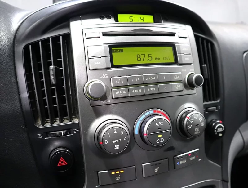 Hyundai Grand Starex