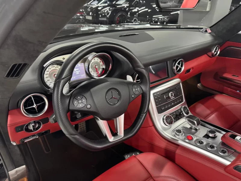 Mercedes-Benz SLS AMG