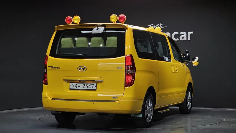 Hyundai Starex