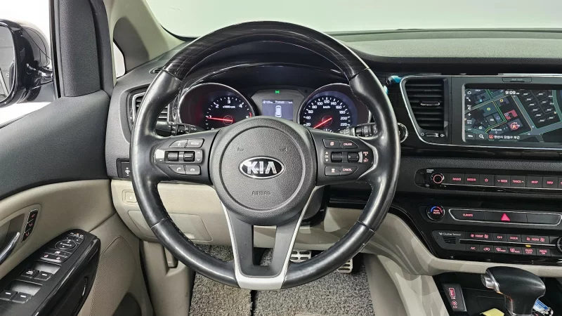 Kia Carnival