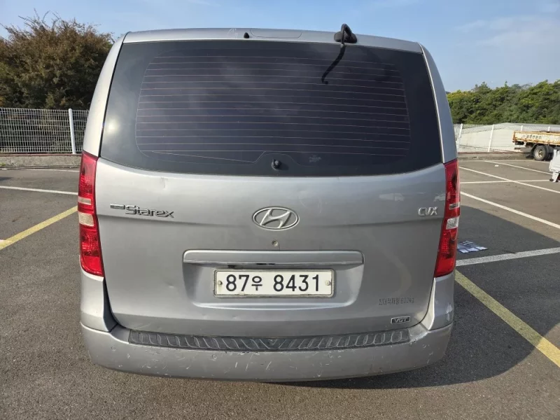 Hyundai Starex
