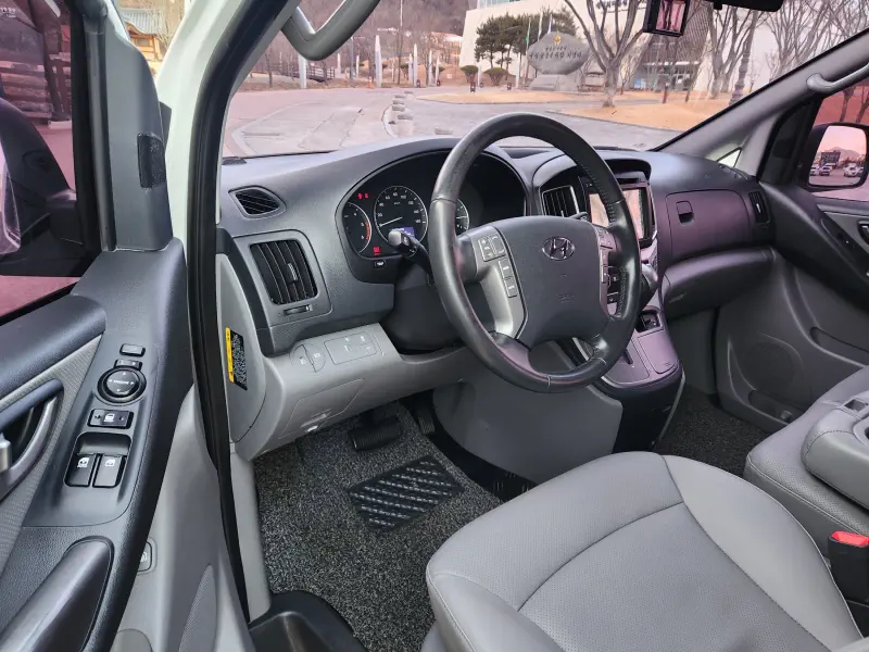 Hyundai Grand Starex
