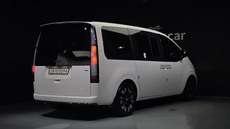 Hyundai Staria