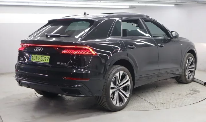 Audi Q8