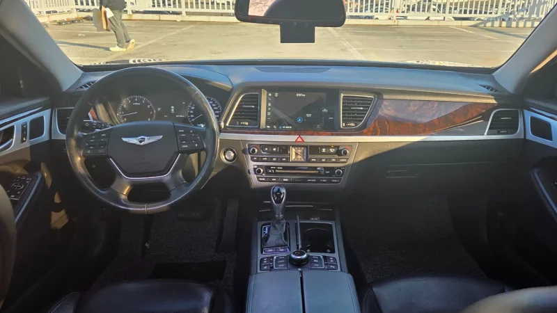 Hyundai Genesis