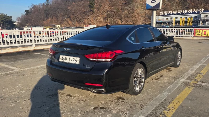 Hyundai Genesis