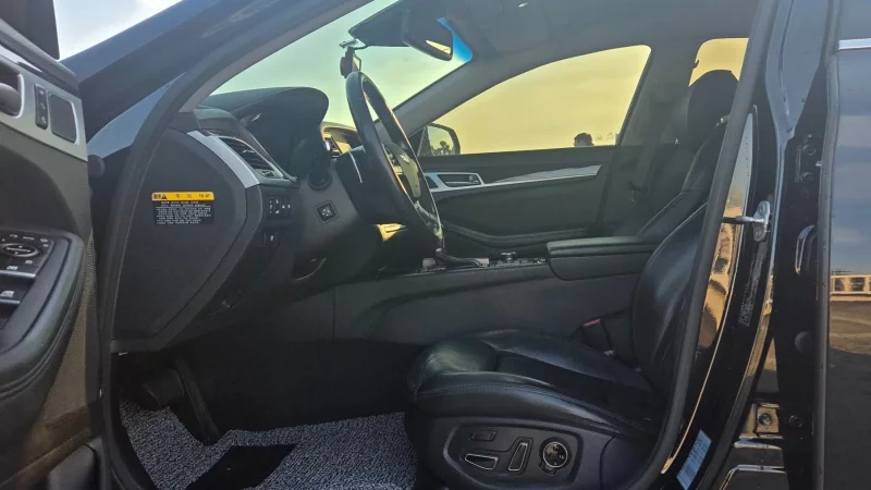 Hyundai Genesis
