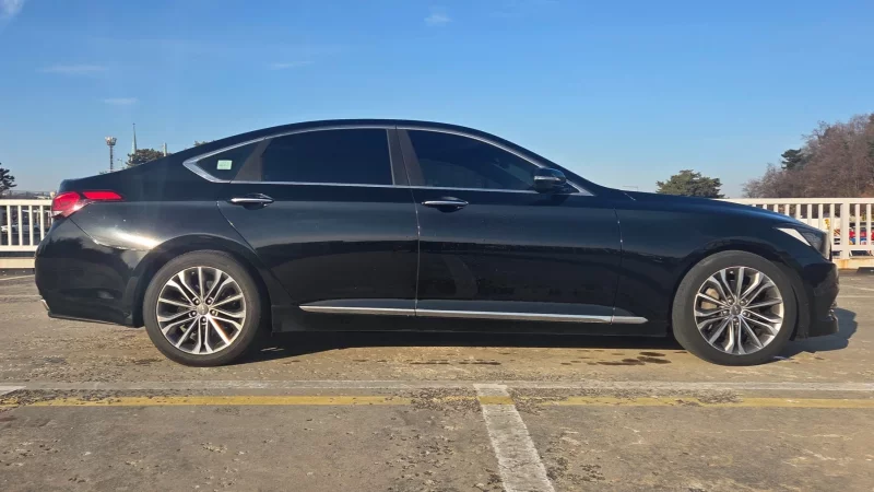 Hyundai Genesis
