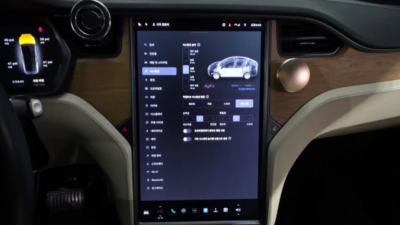 Tesla MODEL X