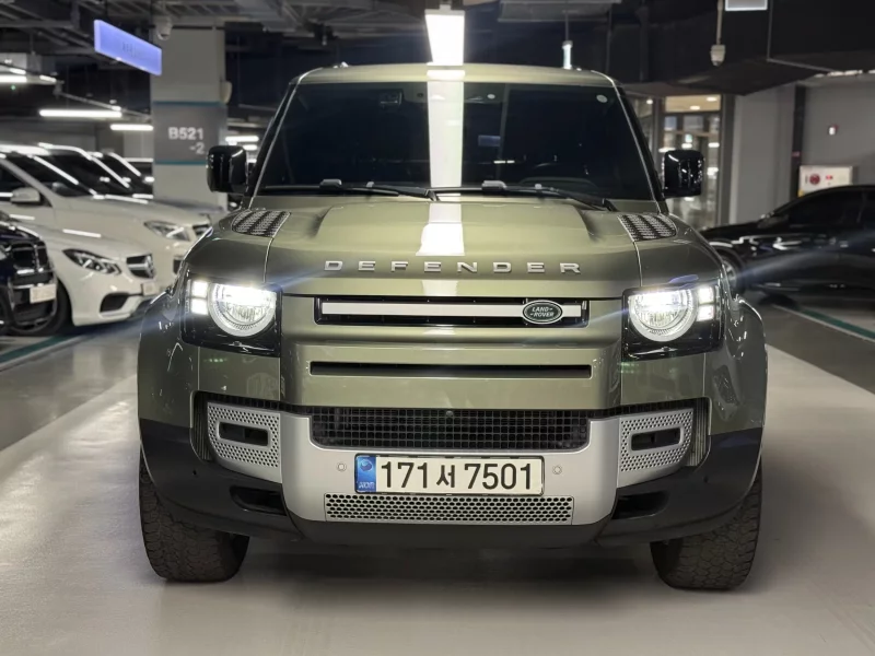 Land Rover DEFENDER
