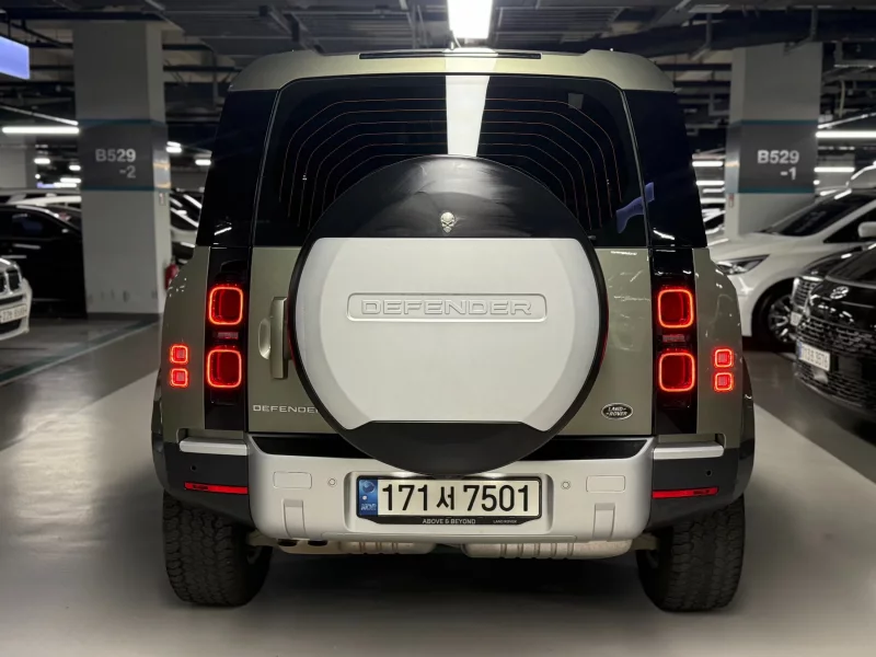 Land Rover DEFENDER