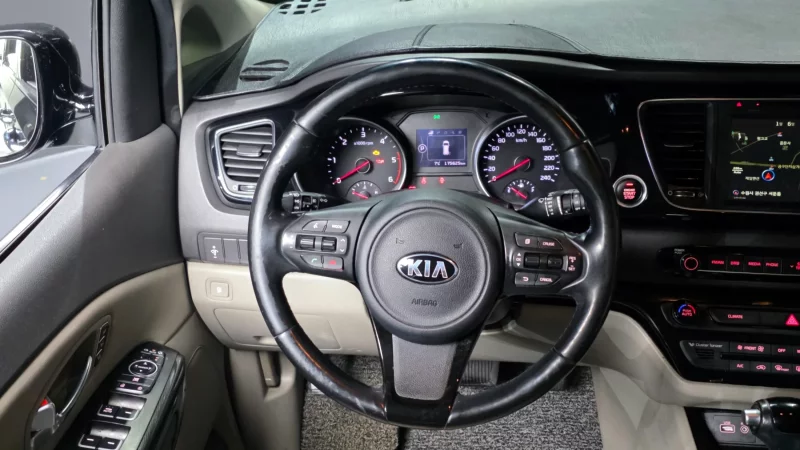 Kia Carnival