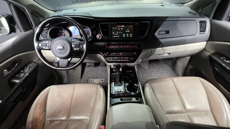 Kia Carnival