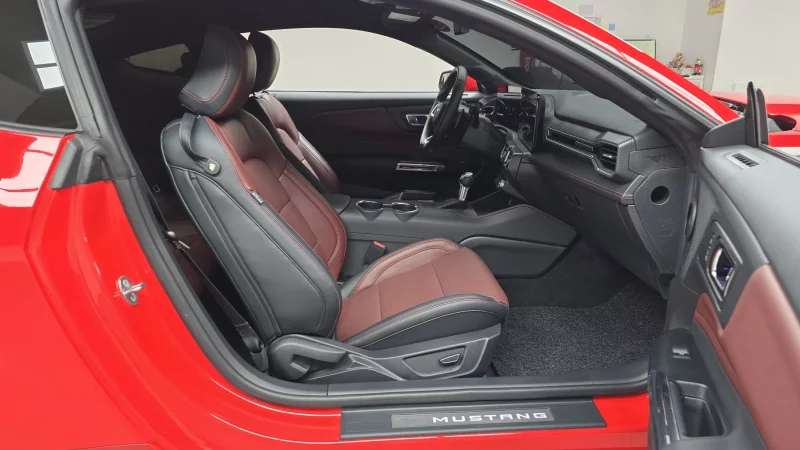 Ford MUSTANG
