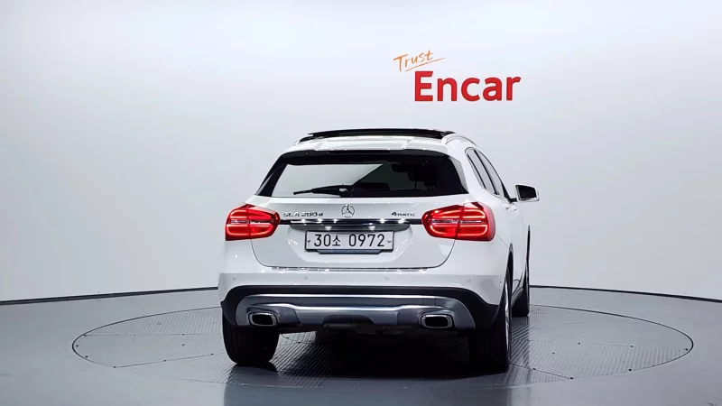 Mercedes-Benz GLA-Class