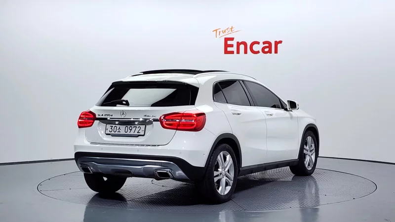 Mercedes-Benz GLA-Class