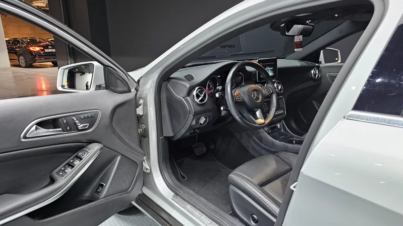 Mercedes-Benz GLA-Class