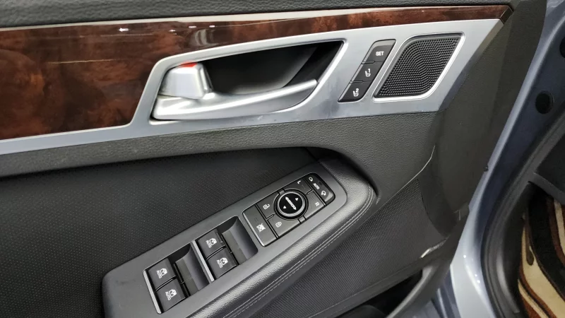 Hyundai Genesis