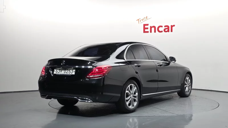 Mercedes-Benz C-Class