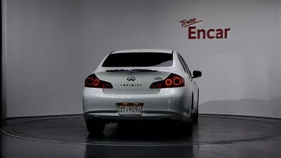 Infiniti G37