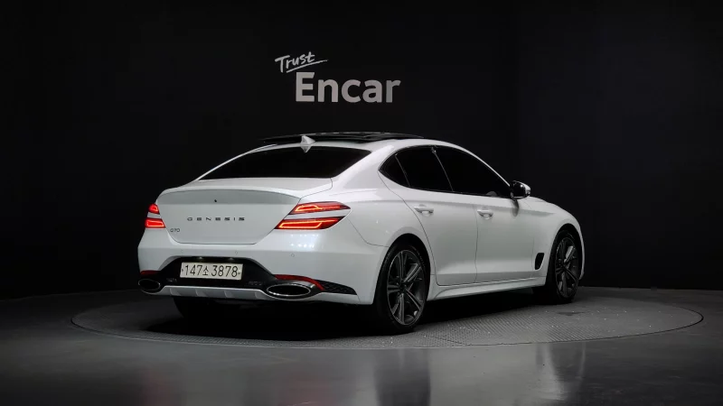 Genesis G70