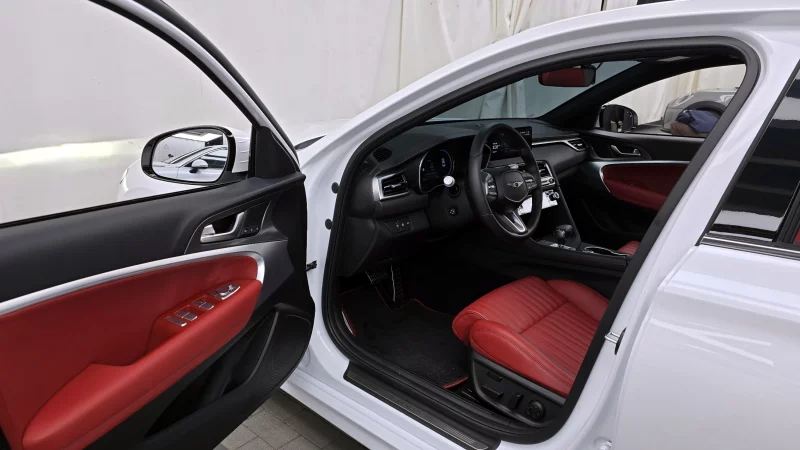 Genesis G70