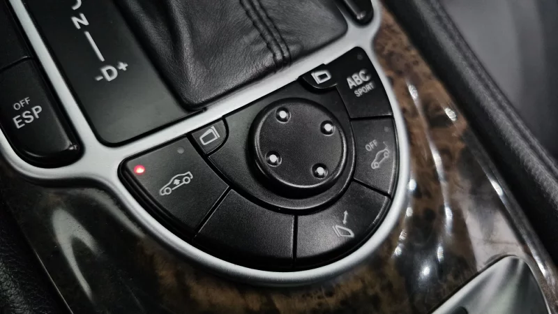 Mercedes-Benz SL-Class