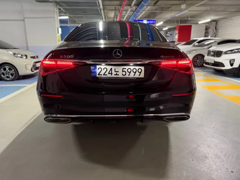 Mercedes-Benz S-Class