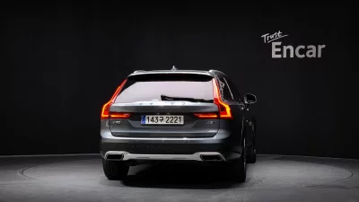 Volvo V90