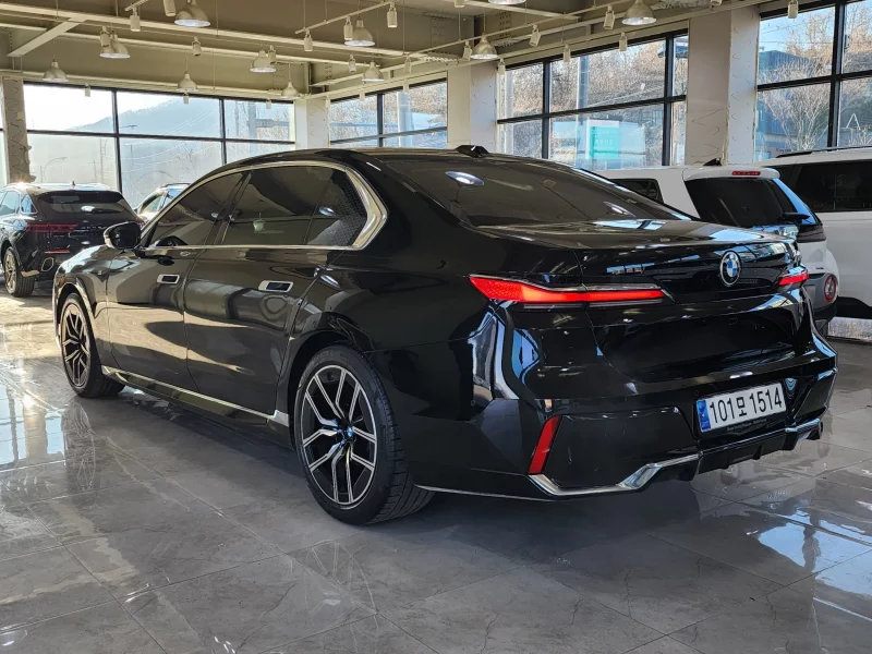 BMW 7-Series