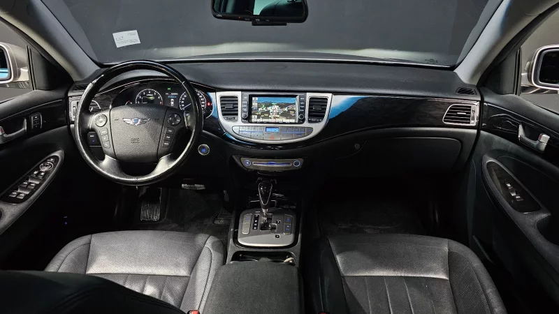 Hyundai Genesis