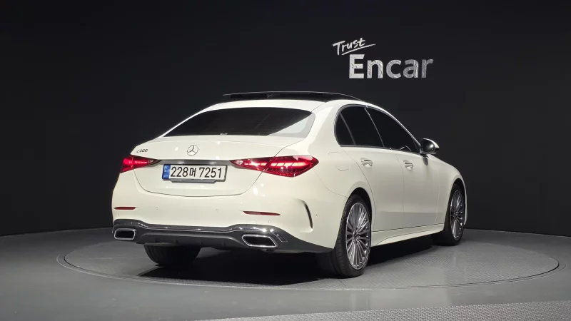 Mercedes-Benz C-Class