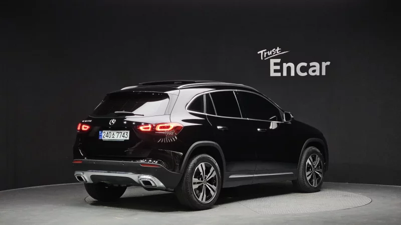 Mercedes-Benz GLA-Class