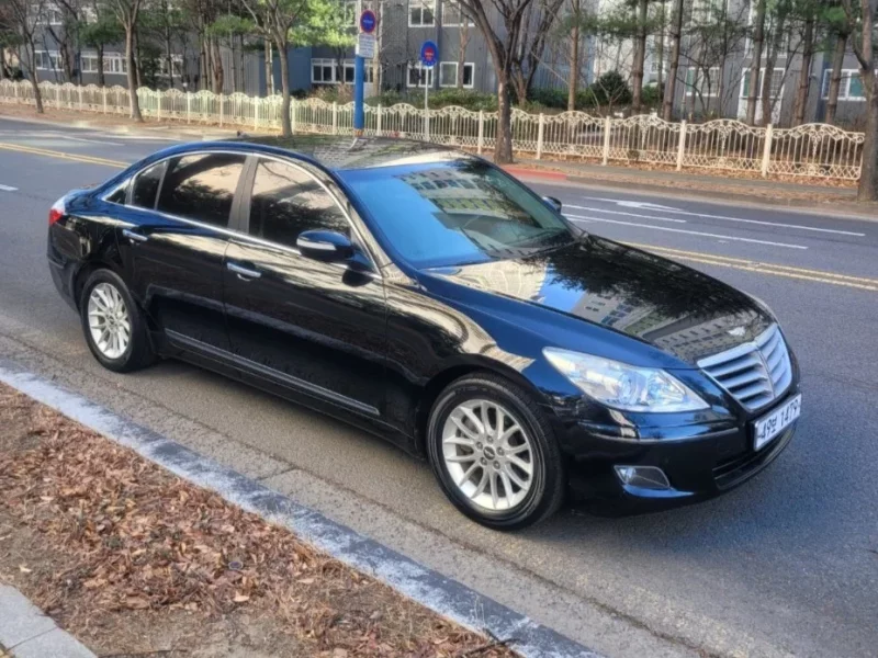Hyundai Genesis