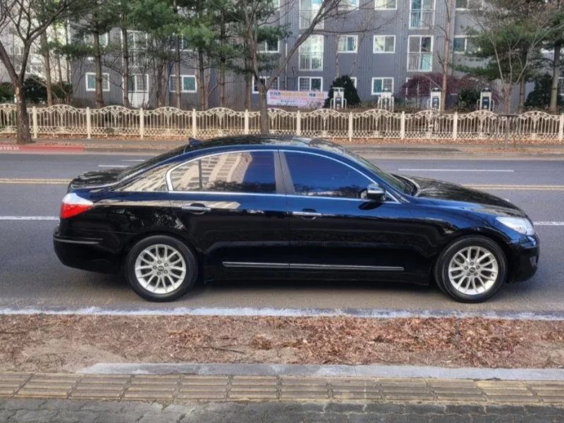 Hyundai Genesis