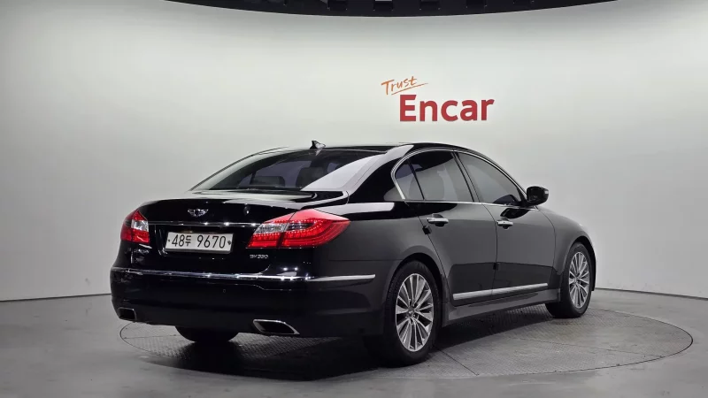 Hyundai Genesis
