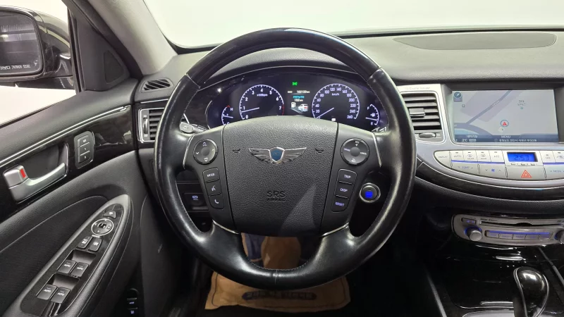 Hyundai Genesis
