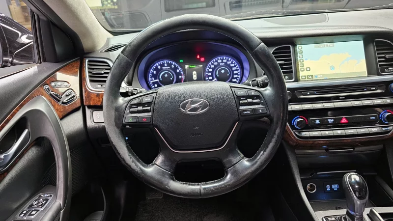 Hyundai Aslan