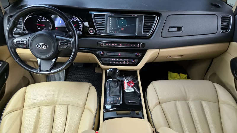 Kia Carnival