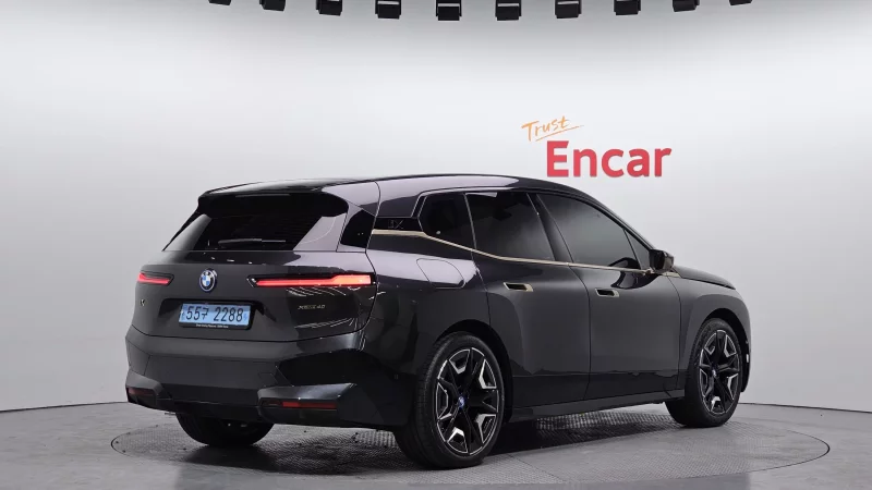 BMW iX