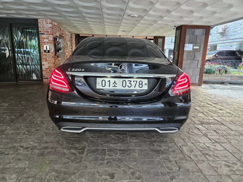 Mercedes-Benz C-Class