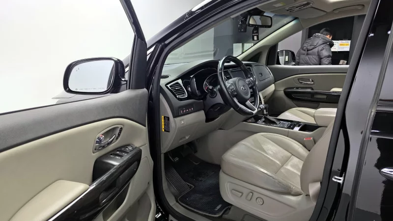 Kia Carnival