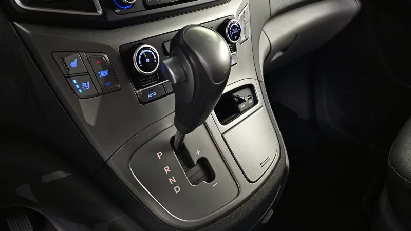 Hyundai Grand Starex