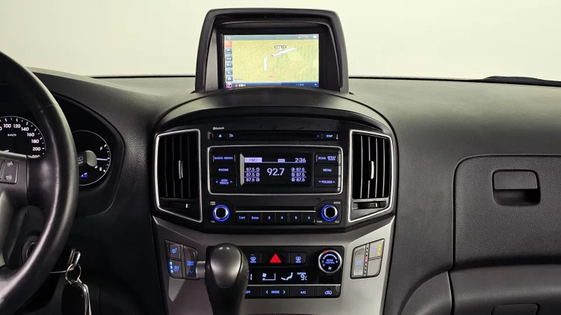 Hyundai Grand Starex