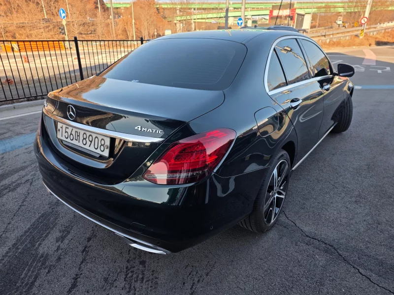 Mercedes-Benz C-Class