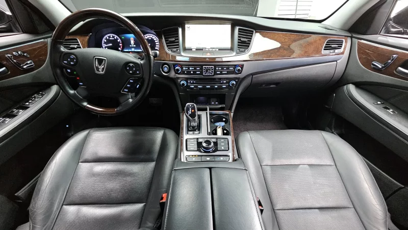 Hyundai Equus