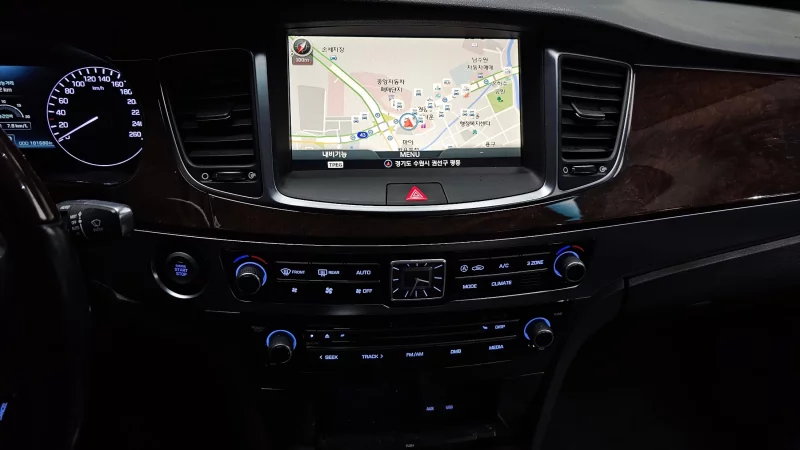 Hyundai Equus